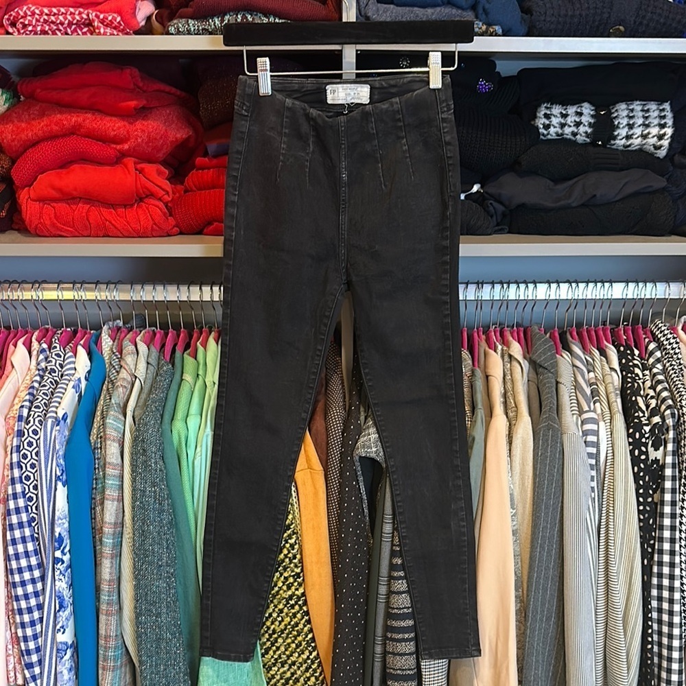 Free People black pull on 2 pocket skinny jeans size 26